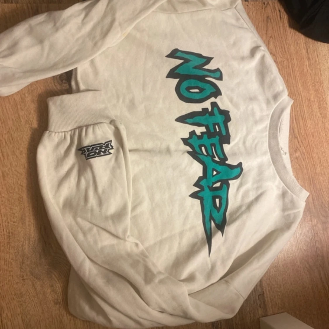 No Fear vit croppad sweatshirt - 1