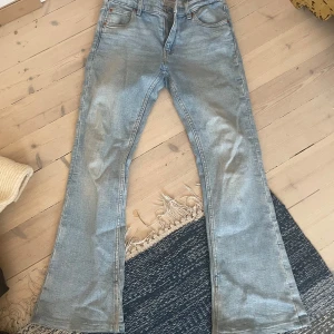 Zara jeans - Säljer dom här jeansen från Zara i strlk 164💕