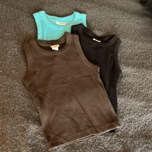 3st linnen, blå brunt och svart, alla i xs  - Tre stycken linnen från junkyard i stl xs. Inte använda alls sedan jag köpte dom, inga prislappar kvar. 