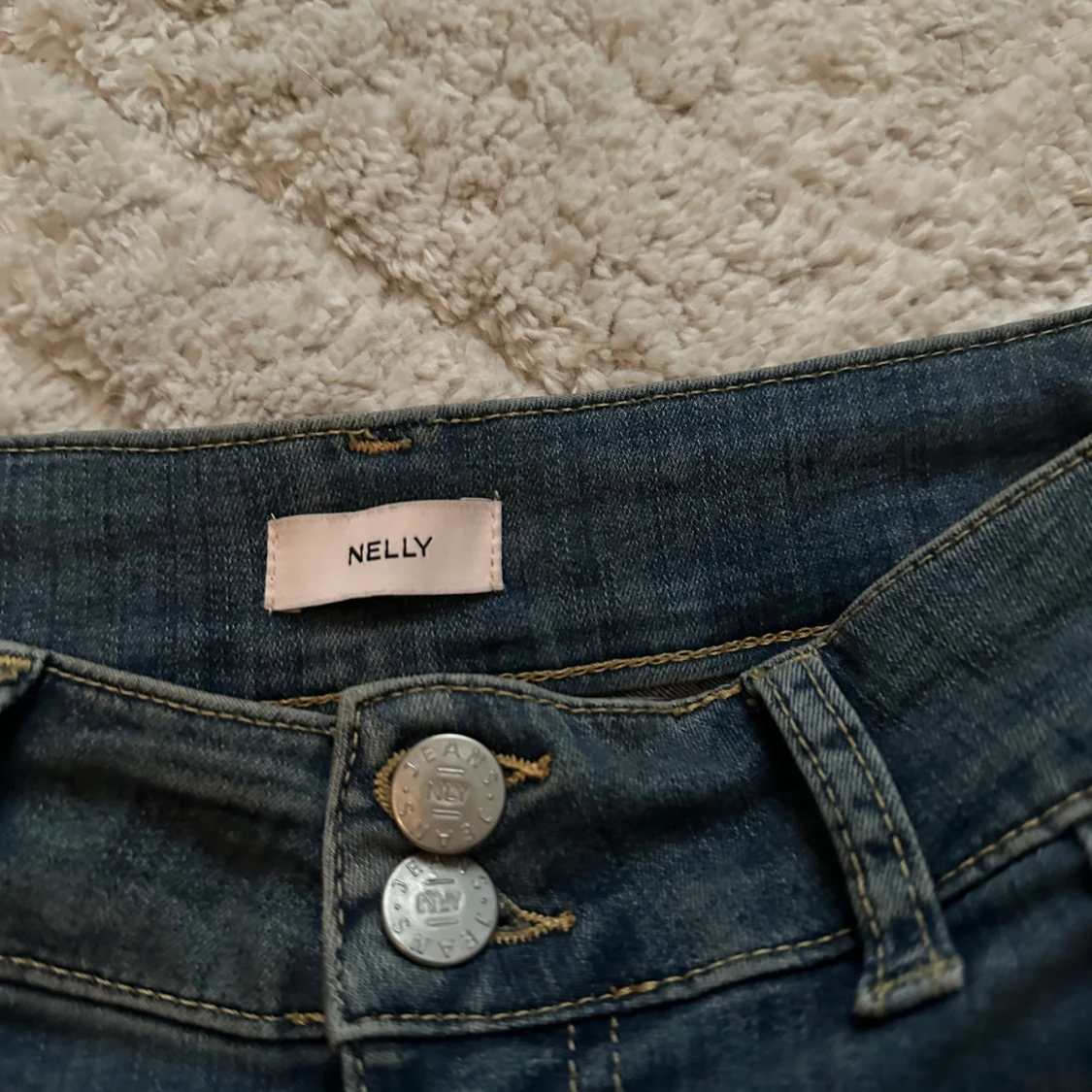 Blå bootcut jeans från Nelly - 2