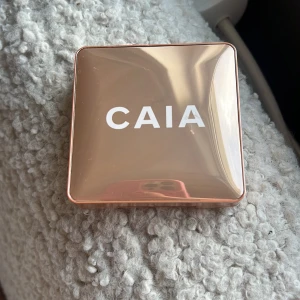 CAIA highlighter sydney  - Caia highligher, inte så mycket använd, nypris 395kr