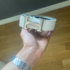 Vit bälte  - 10/10 skick
