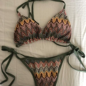 Bikini  - Jättebra skick säljer då den inte kommer till användning, skriv privat för mer info/bilder💗