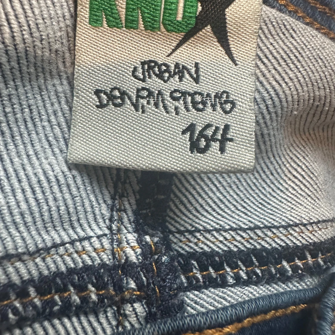 Mörkblå jeansshorts från Knox - 2