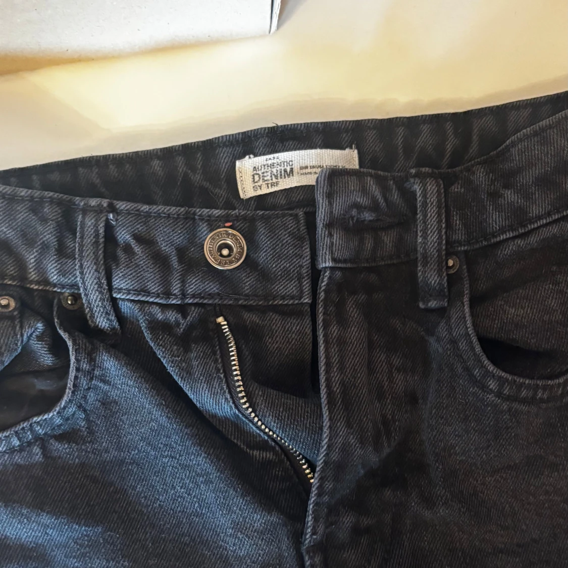Svart jeanskjol från TRF Denim - 2