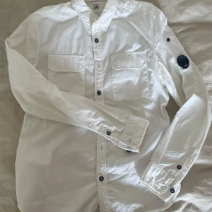 C.P Company skjorta  - C.P Company skjorta Vit i Storlek S. 