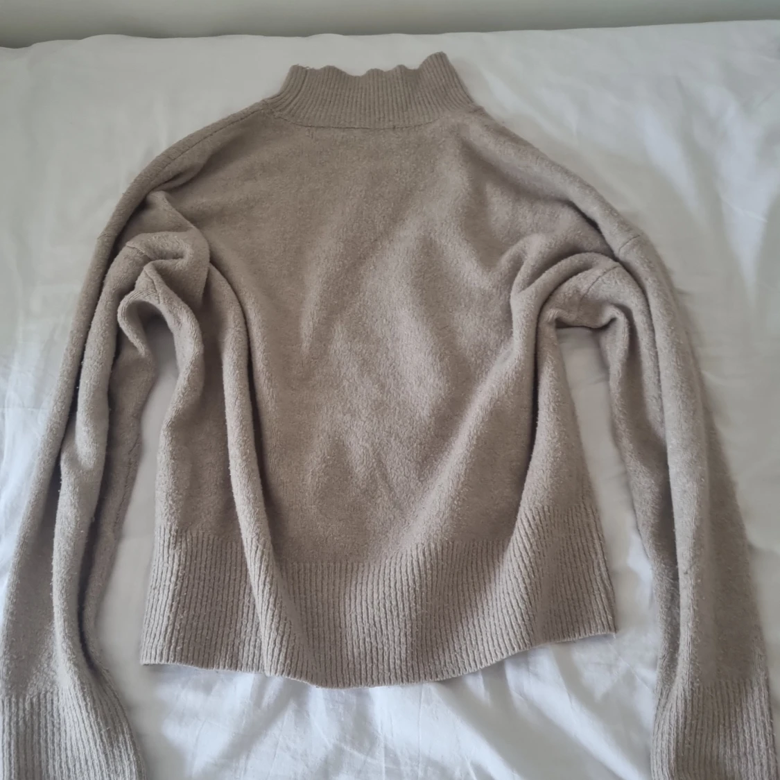 Stickad trjöja - 1