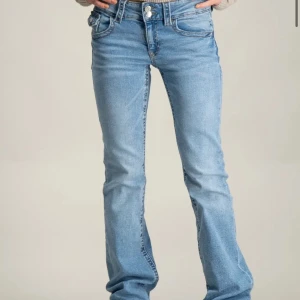 Ljusblåa Gina jeans👖💖 - Fina Gina Tricot jeans, som tyvärr blivit för korta för mig som är 168!💕 Stl: 158! Nypris: 299kr, Mitt pris: 170
