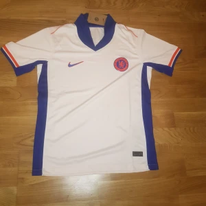 Chelsea 24/25 away - Storlek S. Medföljer tagg. Nyskick
