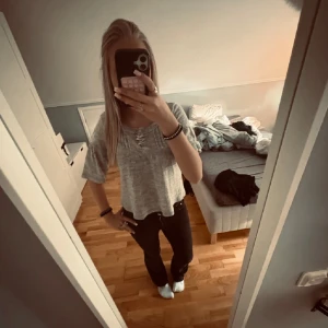 tunn stickad tröja  - skriv om fler bilder eller mått☺️