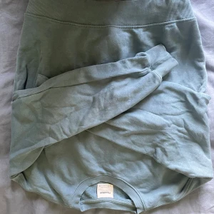 Blå tjock tröja  - Köpt i Spanien på pull and bear. Nästan aldirg använd