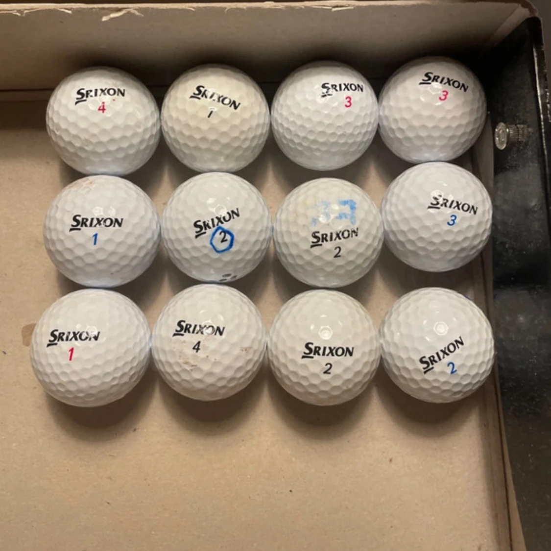 Taylormade 36st bollar + 4st mystery bollar! Callaway, taylormade, srixon A/B skick - 2