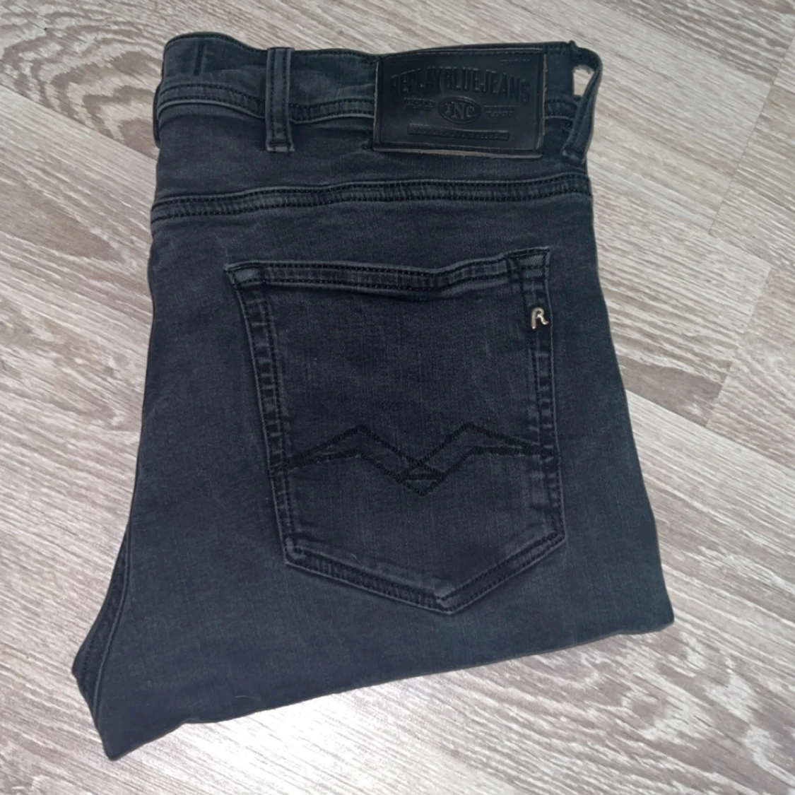 Svarta Replay Jondrill jeans herr - 1