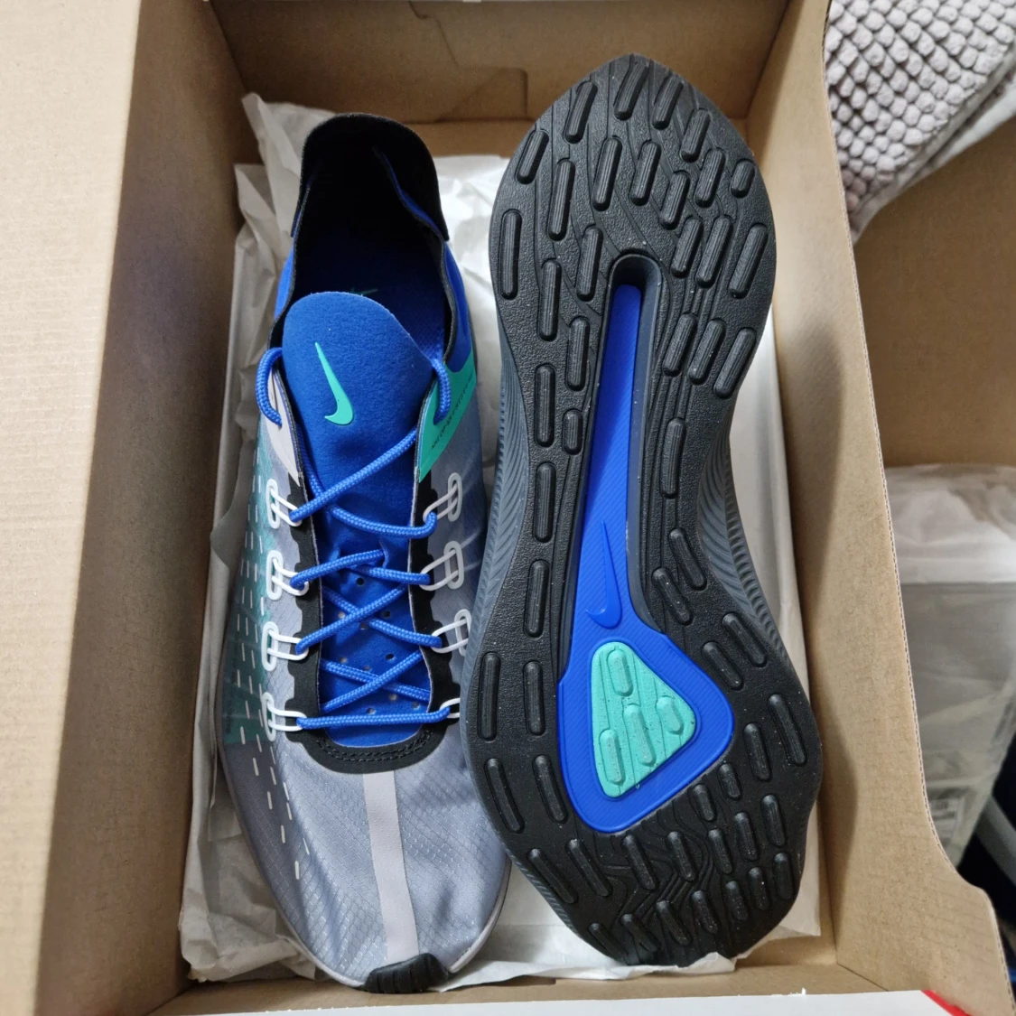 Oanvända Nike React skor  - 2