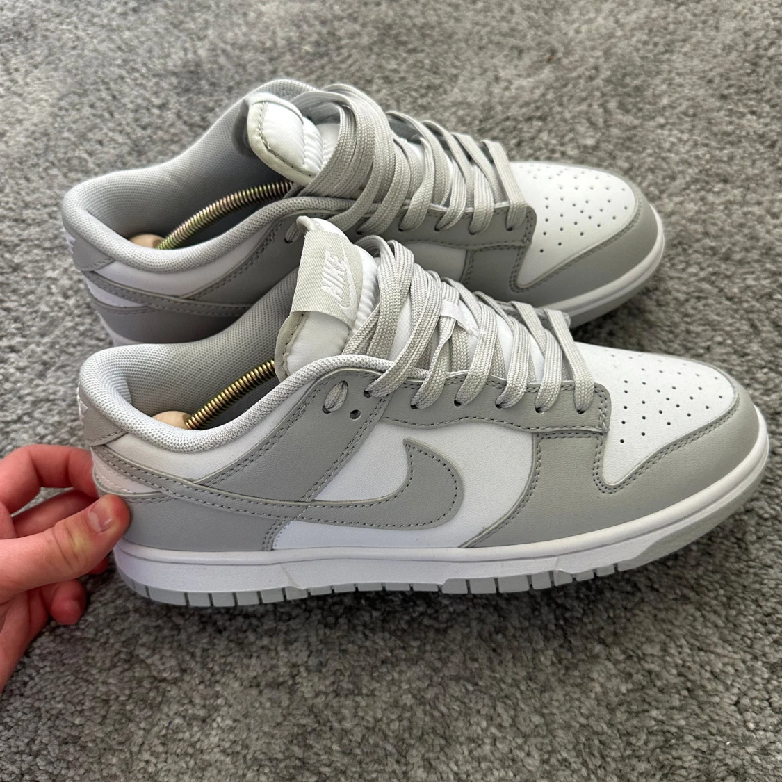 Nike Dunk Low vit/grå sneakers