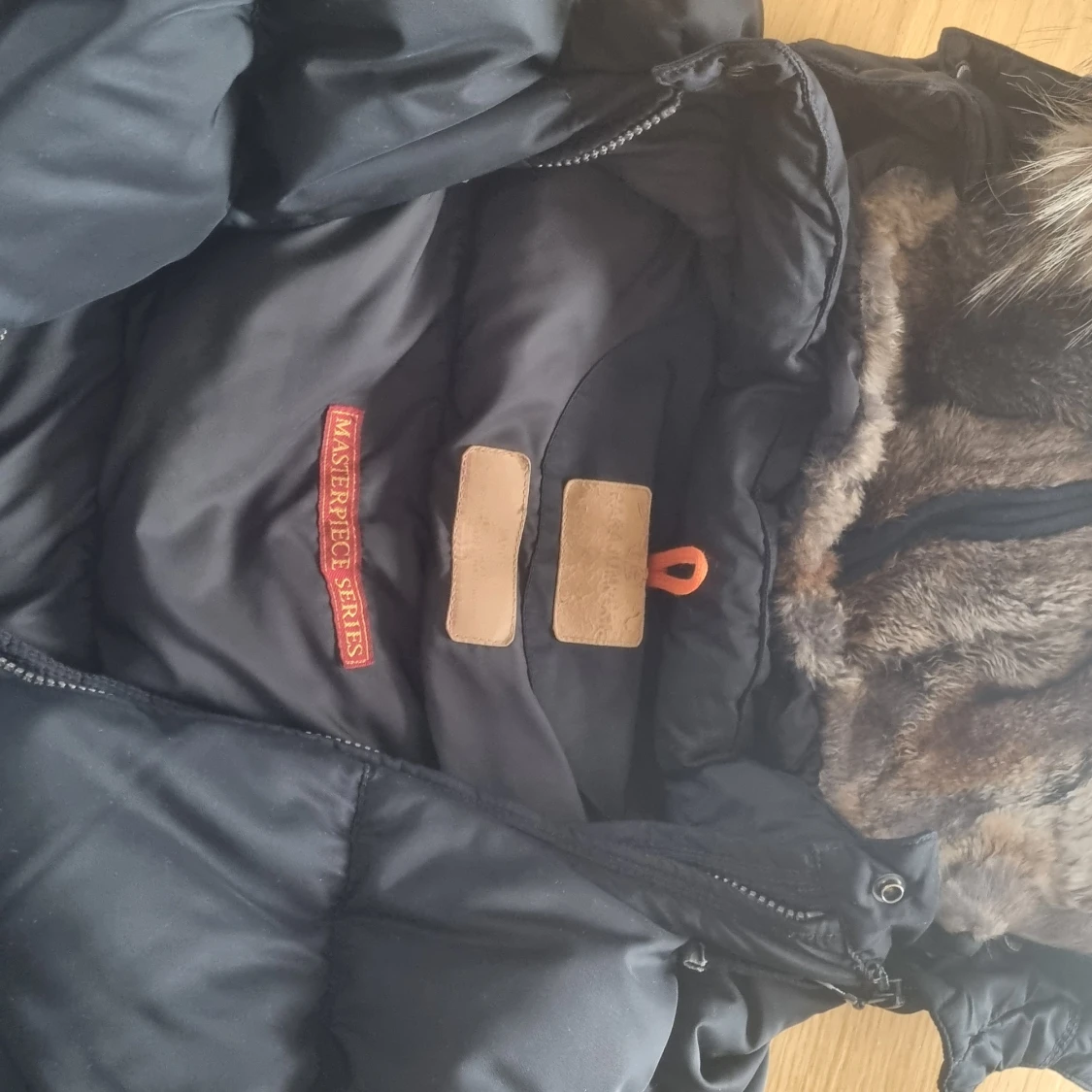 Svart lång dunjacka Parajumper stl L - 2