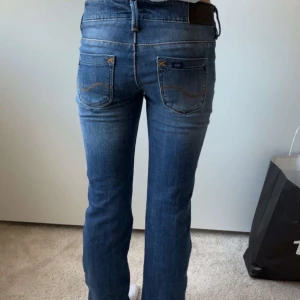 Lågmidjade jeans  - Säljer dessa då dom tyvärr inte passade. Hör av er gärna vid frågor och intresse!🩷🩷