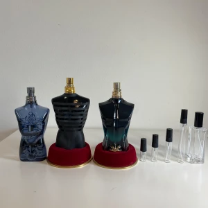 Jean Paul Gaultier bundel - En perfekt bundel till dig som söker parfymer till alla årstider och som man kan variera på! 😁1x3ml: 69kr 2x3ml: 101kr 3x3ml: 149kr 5x3ml: 199kr 10x3ml: 359kr 30x3ml: 1069kr
