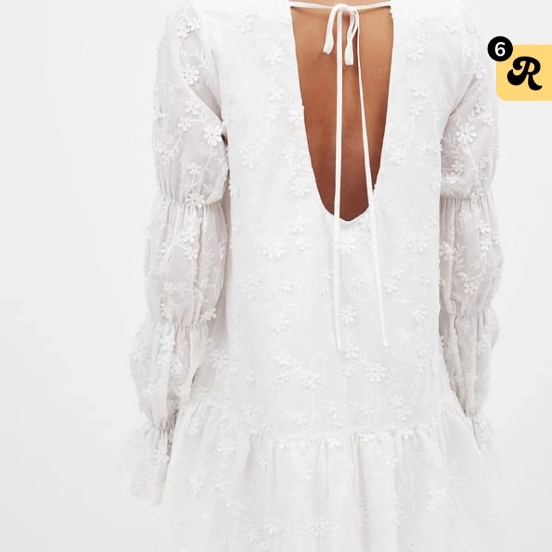 Vit blommig kortklänning med öppen rygg - 1