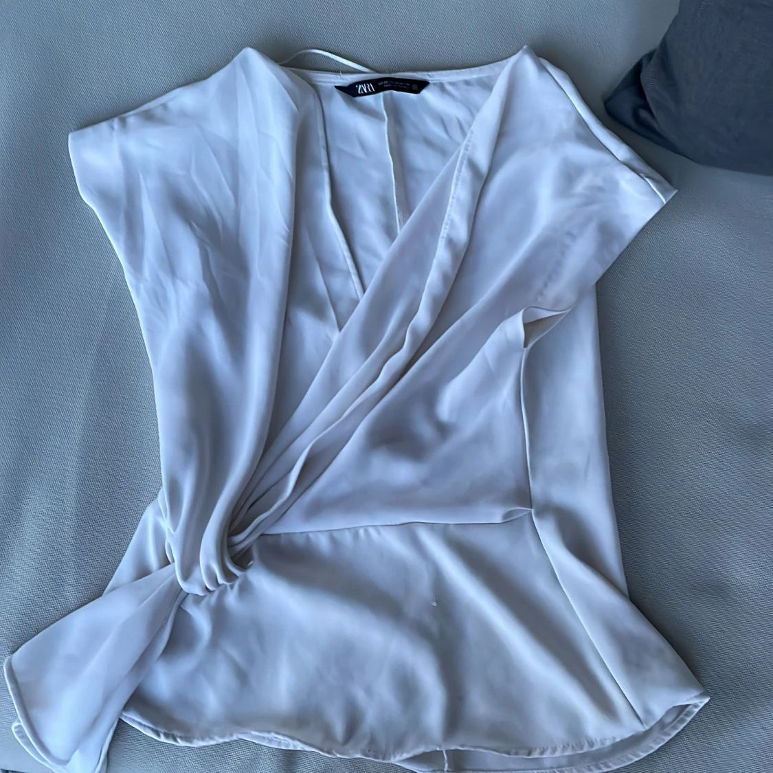 Vit omlottopp från Zara XS