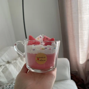 Handgjort doftljus  - Strawberry whip 