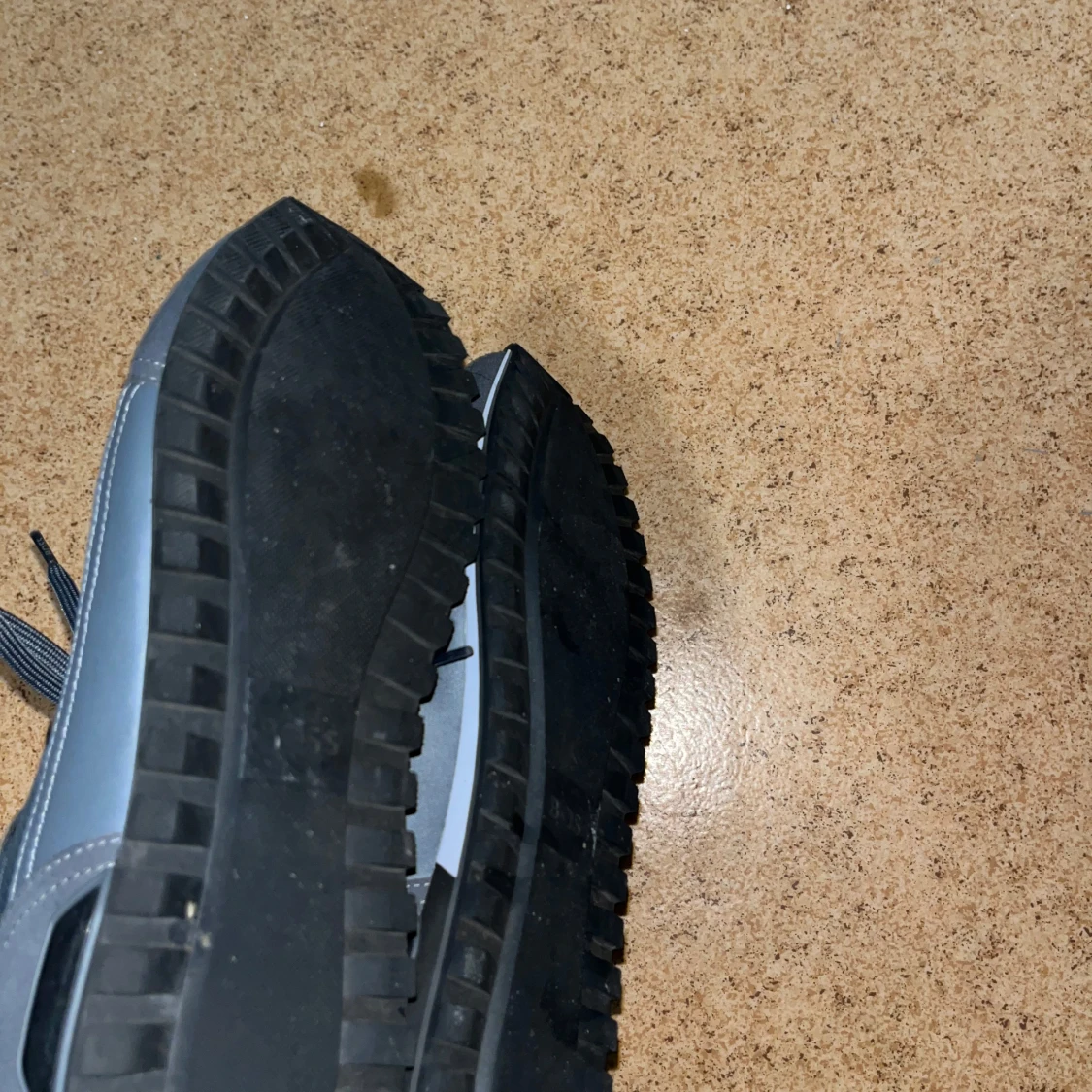 Mörkgrå/blå sneakers från BOSS - 3