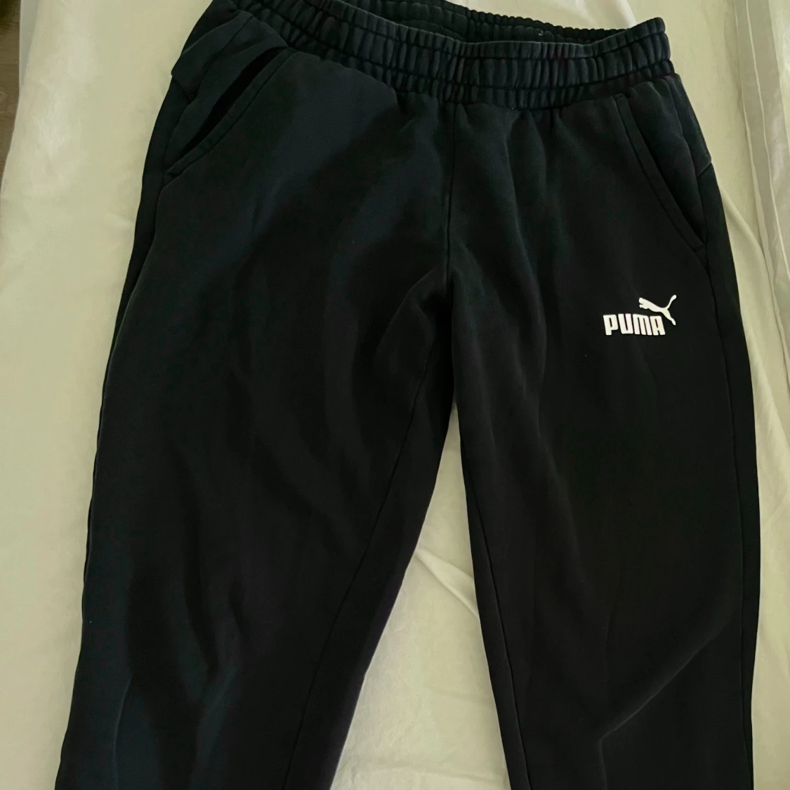 Svarta mjukisbyxor från Puma