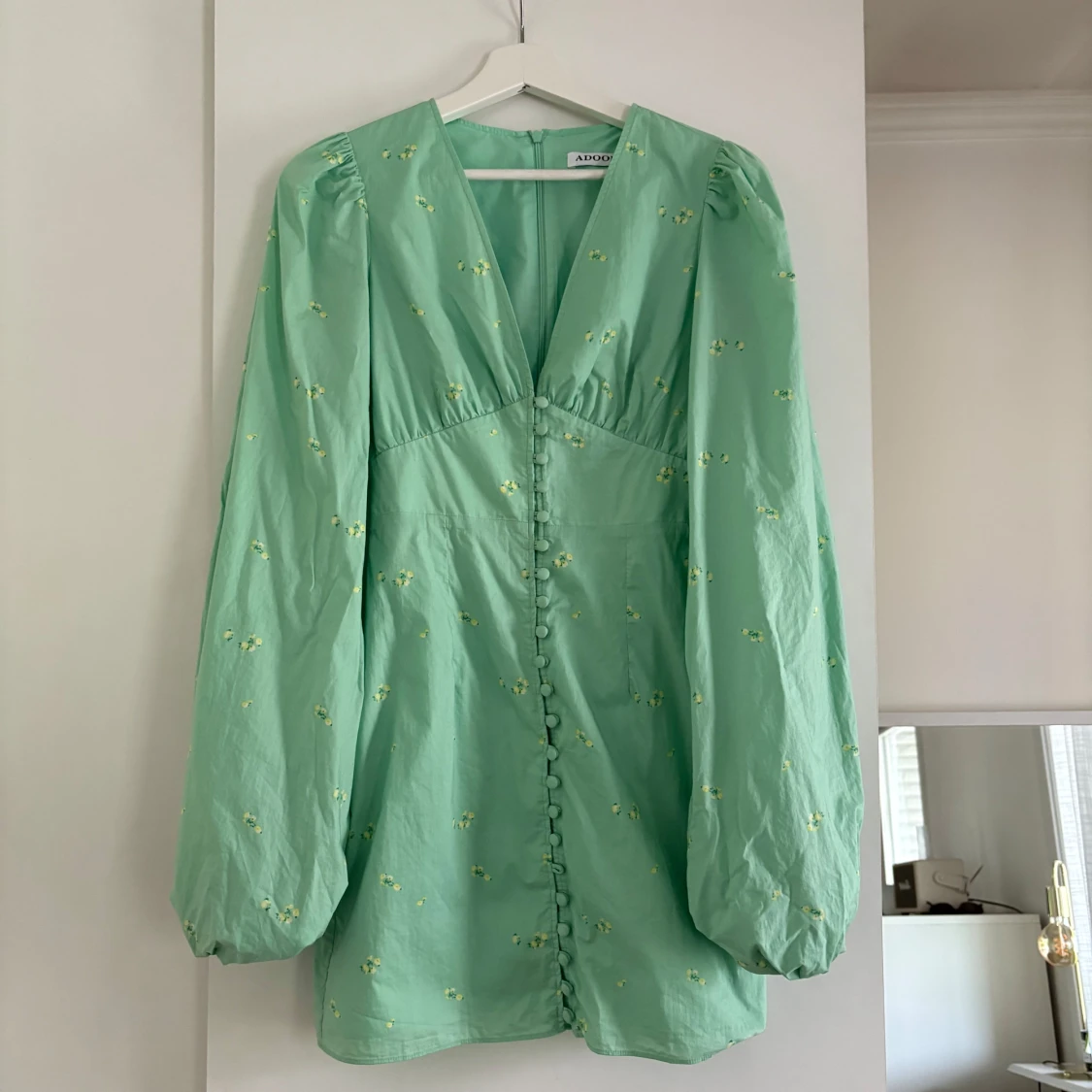 Mintgrön blommig klänning från Adoore - 1