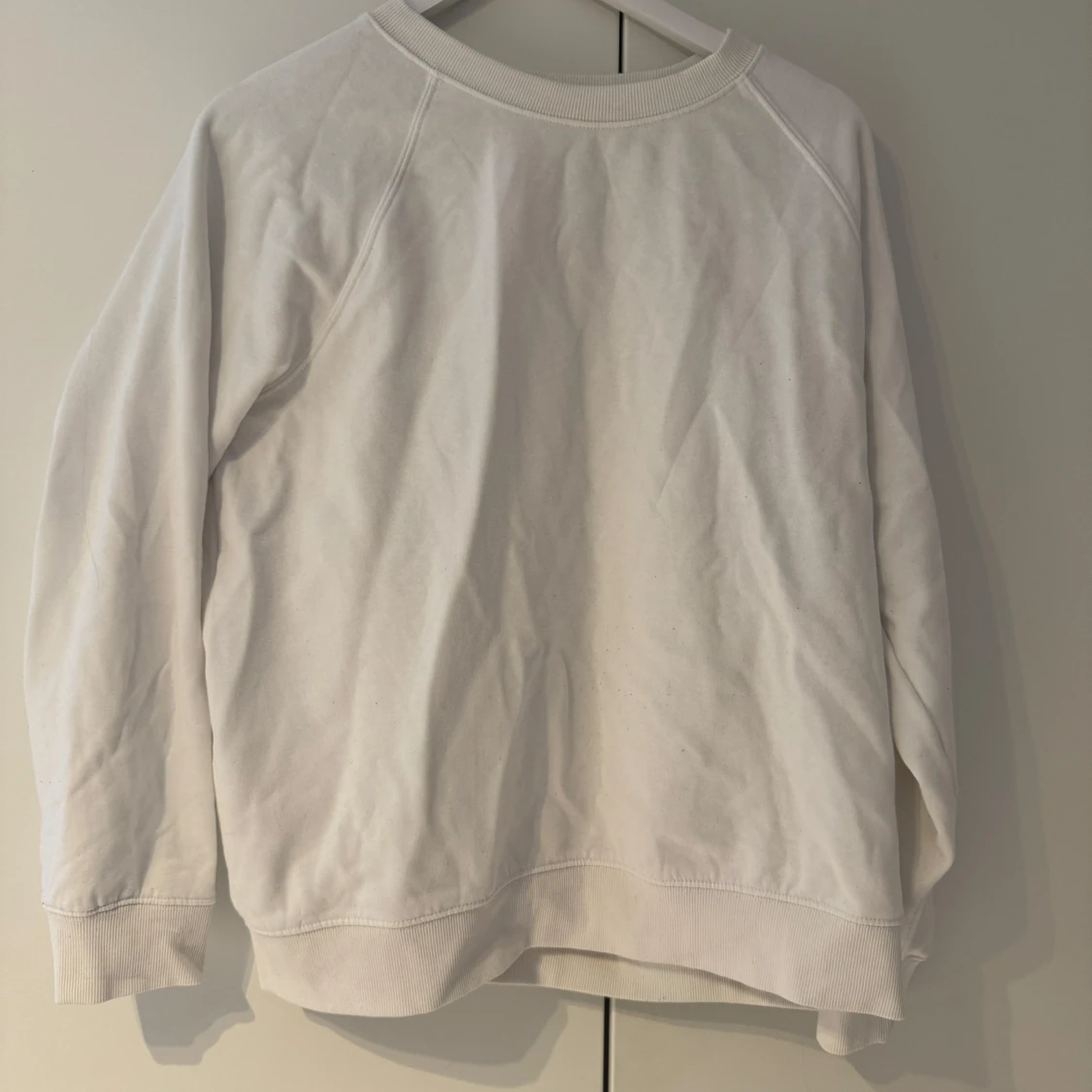 Vit sweatshirt i bomull