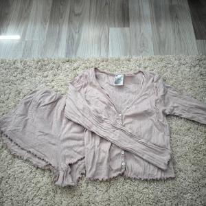 pyjamas  - helt ny, aldrig använd endast tvättad 🥰