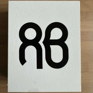 All blues örhängen  - Säljer ett par örhängen från märket All Blues. Örhängena är i nyskick aldoeg använda. Kvitto medföljer inte. Nypris på dessa är  2600kr. Pris kan diskuteras! Hör gärna av er om eventuella frågor eller vill ha fler bilder!!