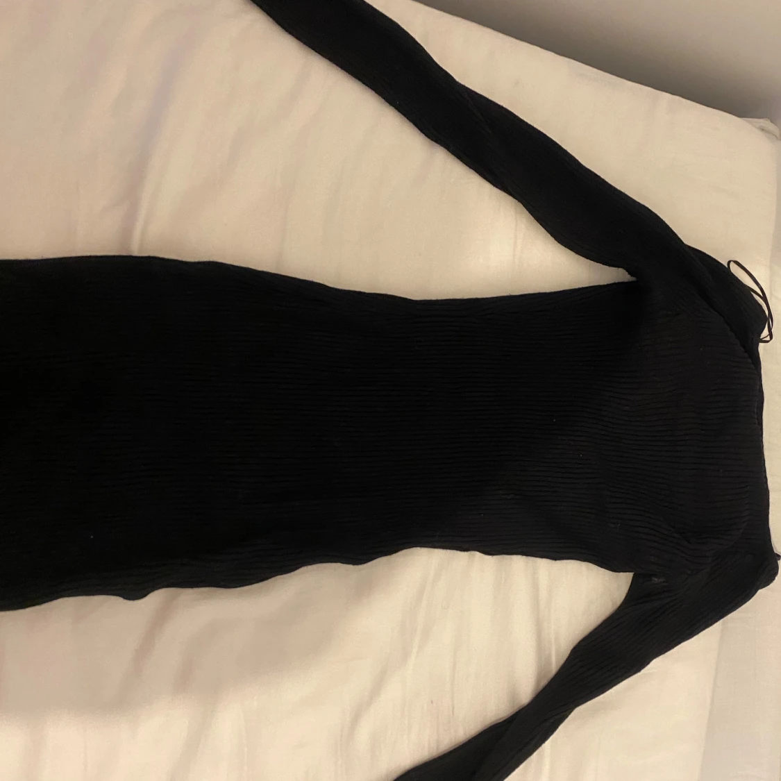 Svart ribbad långärmad klänning, pris kan diskuteras  - 1