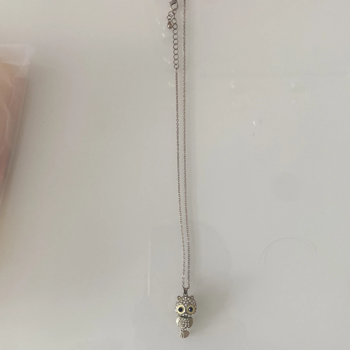 Halsband med uggla och strass