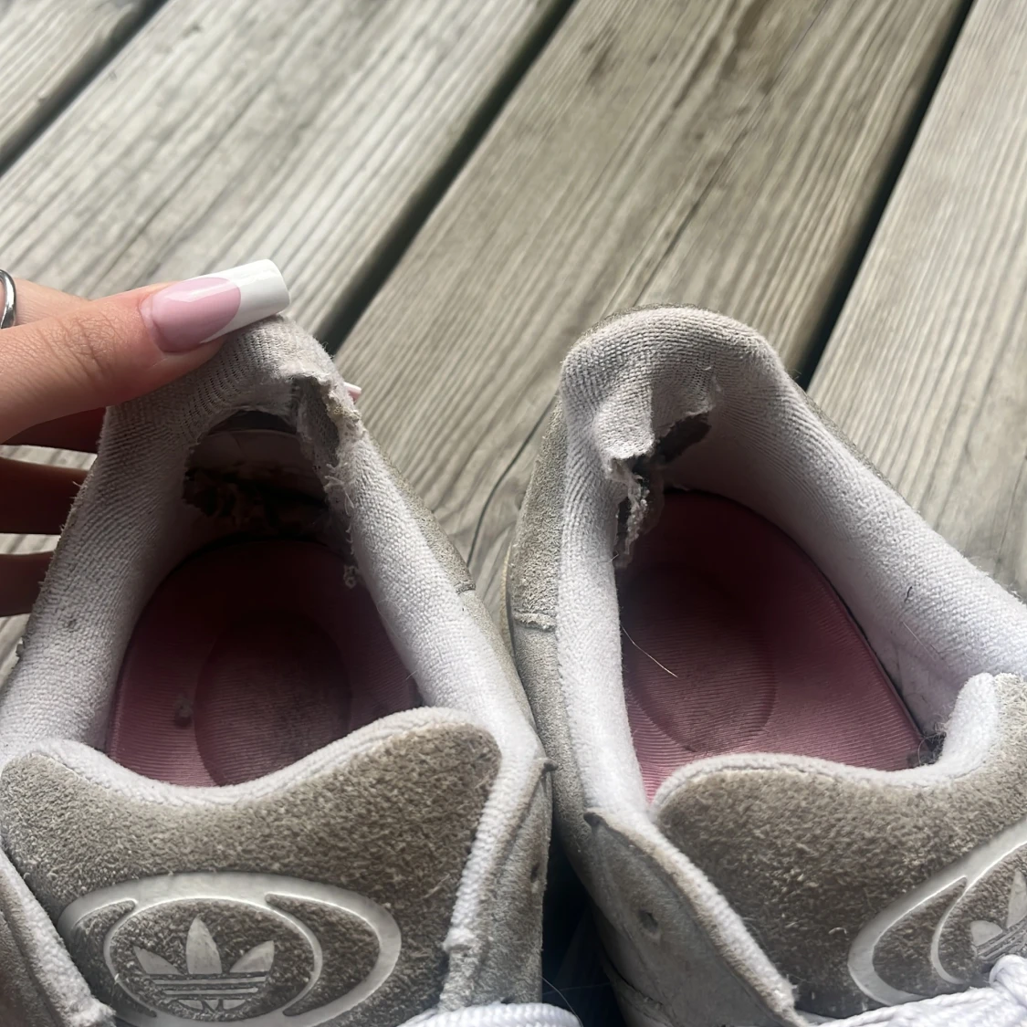 Grå Adidas Campus sneakers i mocka - 3