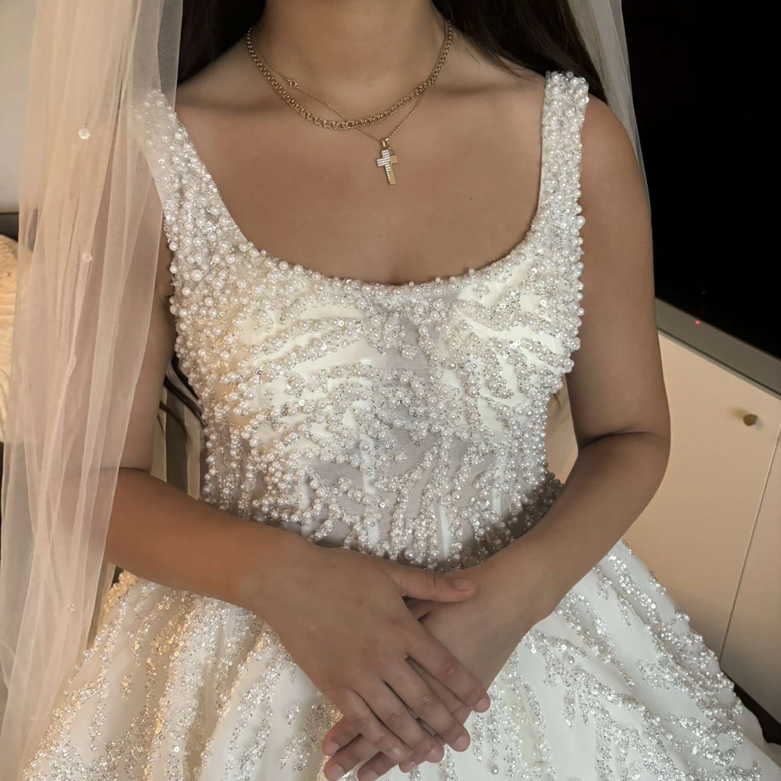 Vit glittrig bröllopsklänning med pärlor - 2
