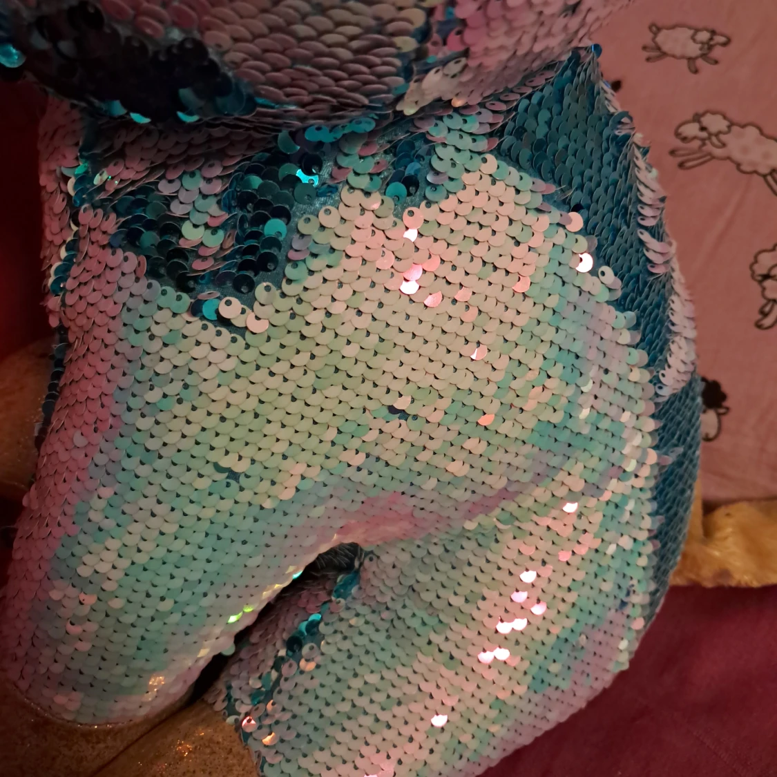 Stor enhörning som byter färg - 2