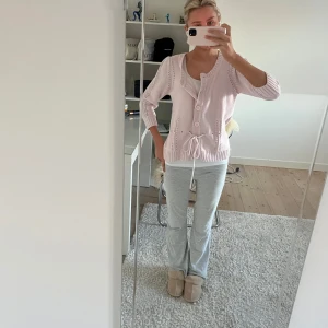 Trekvartsärmad kofta  - Såå söt!!