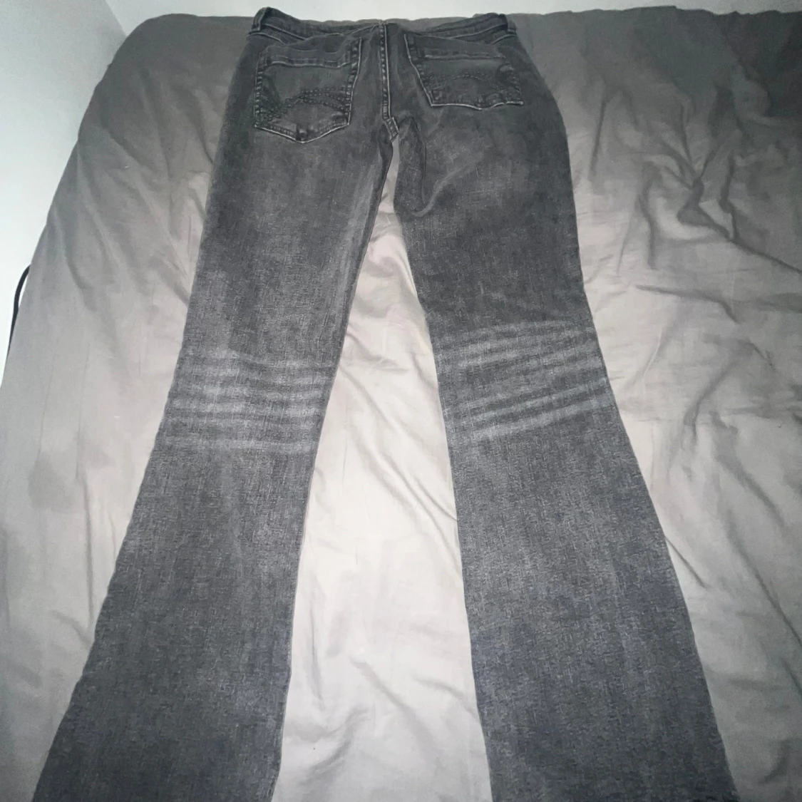 Grå bootcut jeans från H&M Divided - 1