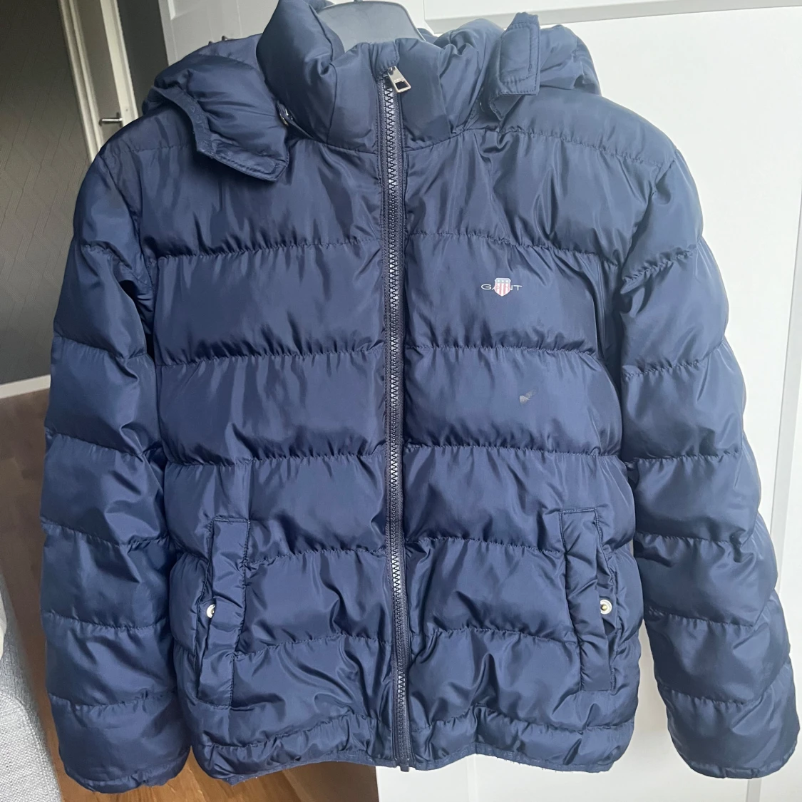 Mörkblå pufferjacka från GANT - 1