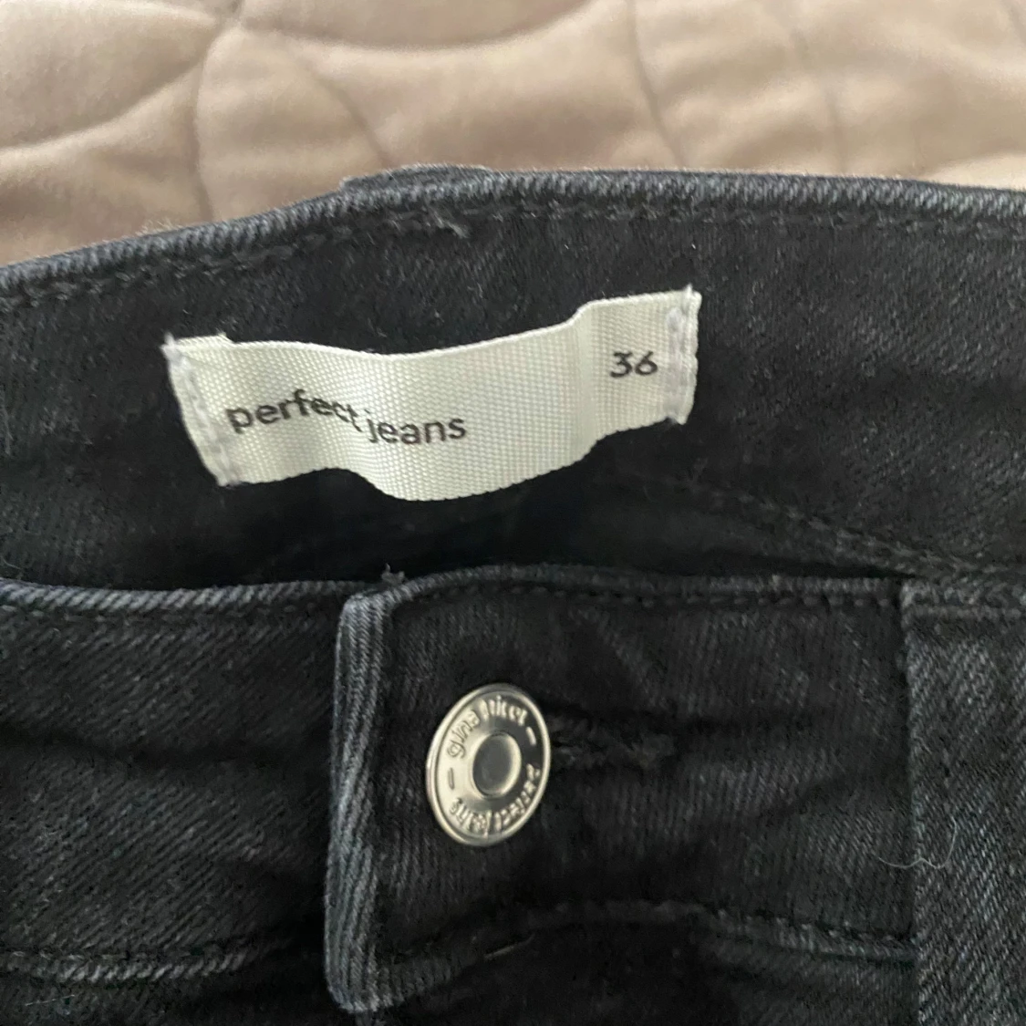 Svarta bootcut/flare jeans - 2