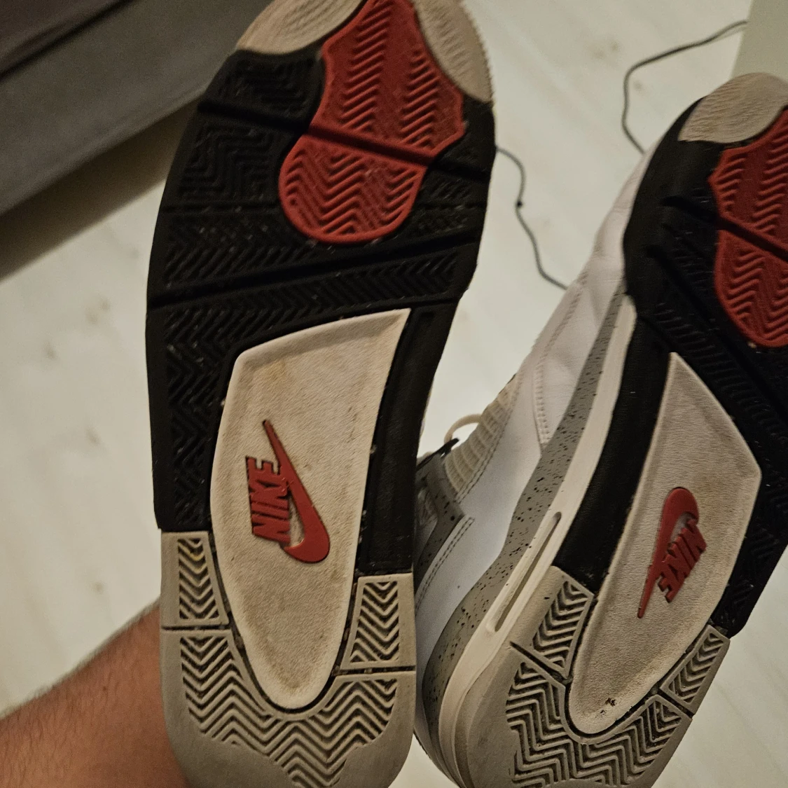 Nike Air Jordan 4 Retro Vit/Röd - 2