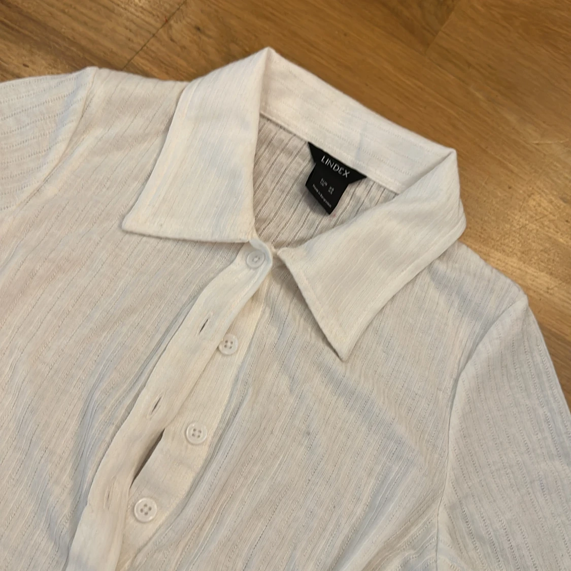 Vit ribbad skjorta från Lindex XS - 1