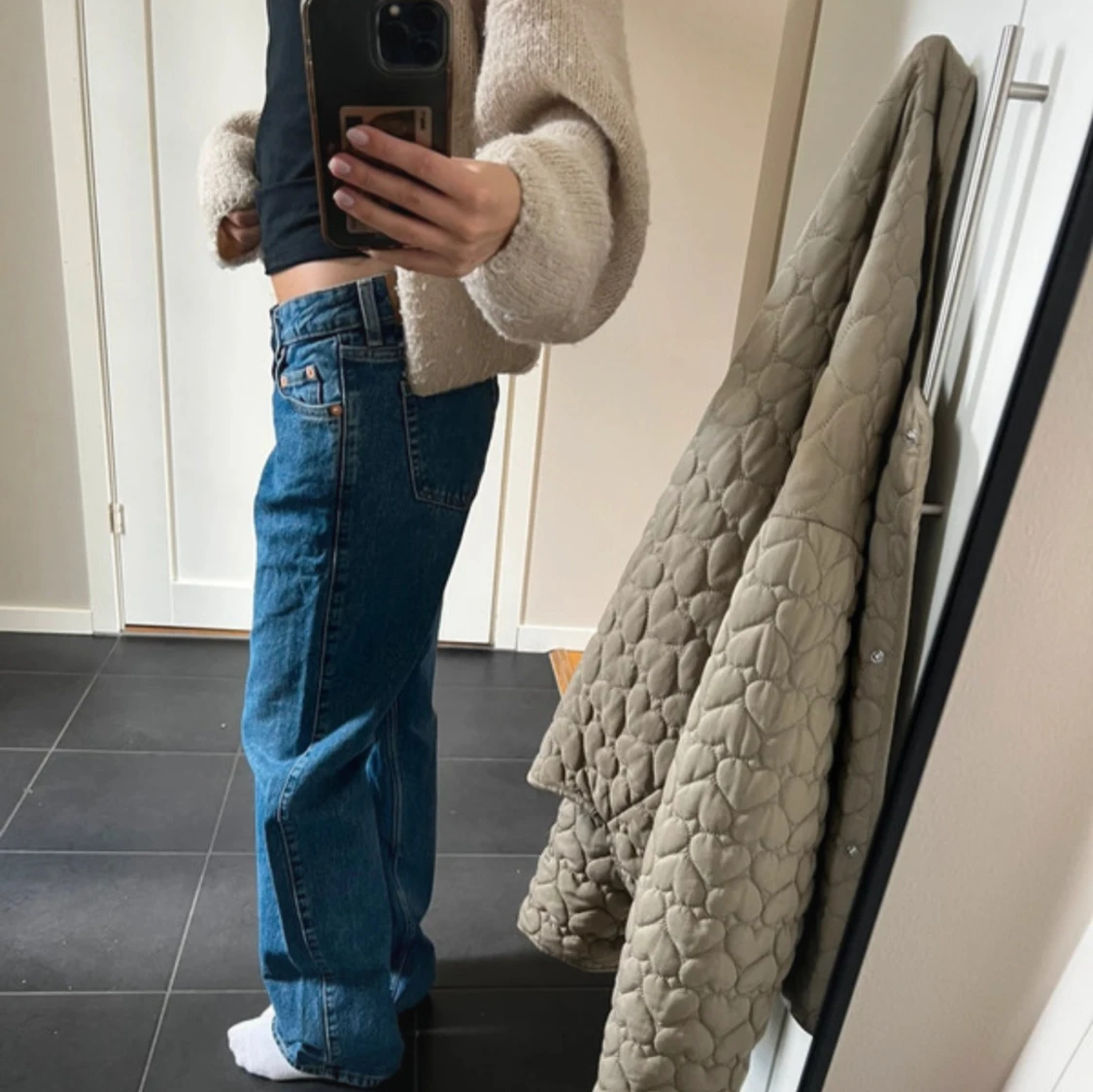Low waist oversized jeans från Weekday - 1