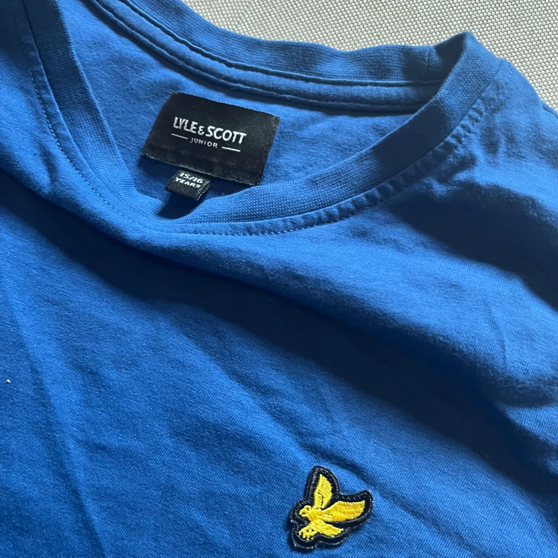 Blå t-shirt från Lyle & Scott - 1