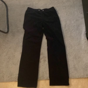 Mjukis byxor - Ett par svarta mjukisbyxor