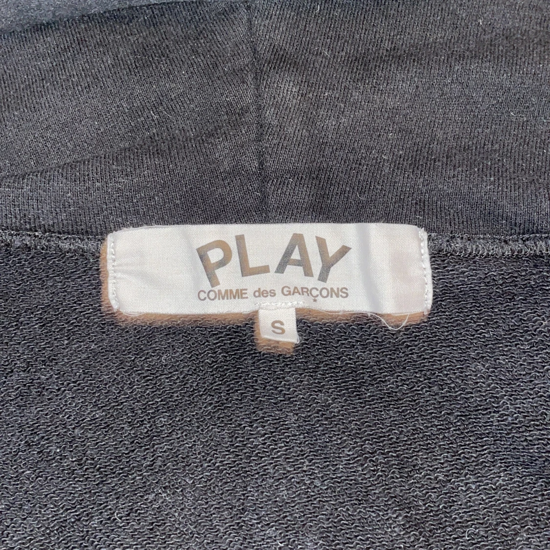Svart hoodie Comme des Garçons Play S - 1