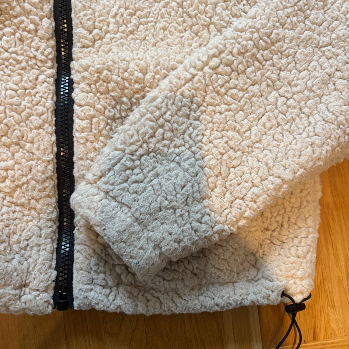 Beige teddyjacka med huva från H&M - 1