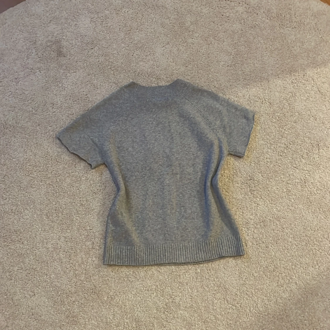 Kortärmad stickad tröja - 3