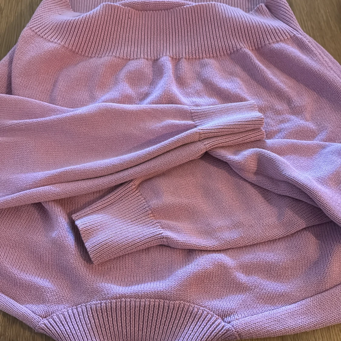 Ljusrosa stickad tröja från Amisu - 1