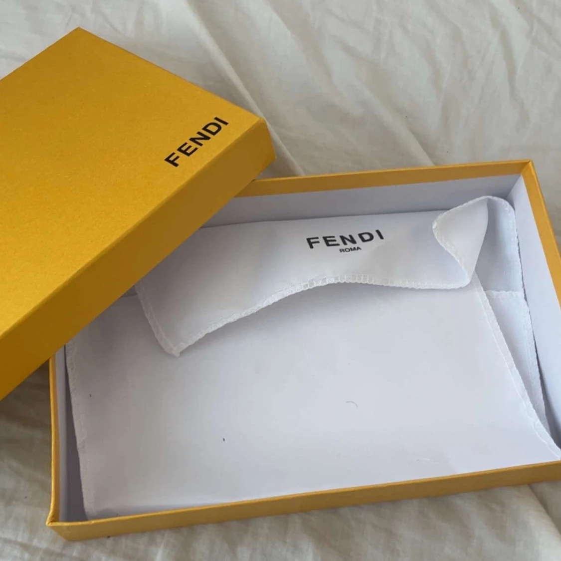 Svart keps från Fendi - 3